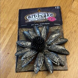 Art-i-Cake Glitter Flower pendant